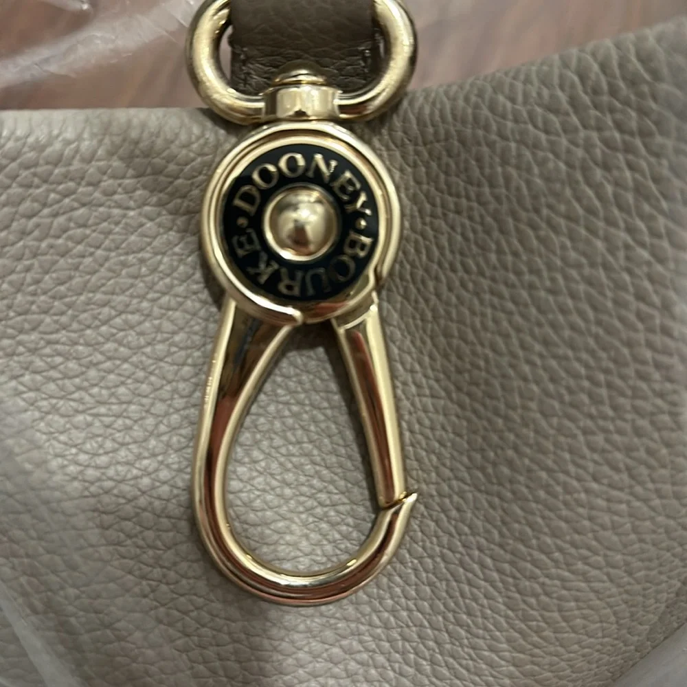 NEW-Dooney & Bourke Pebble Leather Lock Sack-Taupe - Picture 5 of 11
